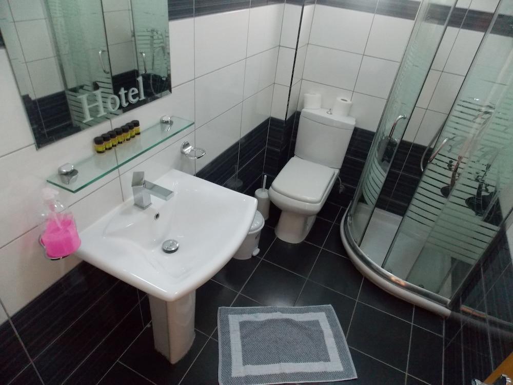 Hotell Mucobega Sarandë